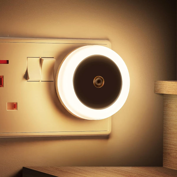 Plug-in Night Light  Warm White 3000K LED with Auto Light Sensor for Home