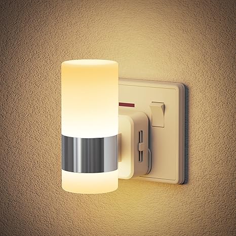 Plug-In Night Light with Dusk-to-Dawn Sensor, Adjustable Brightness 0–100 Lumens, Warm White 3000K, Soft Ambient Lighting for Hallways, Bedrooms, and Stairs – 1 Pack